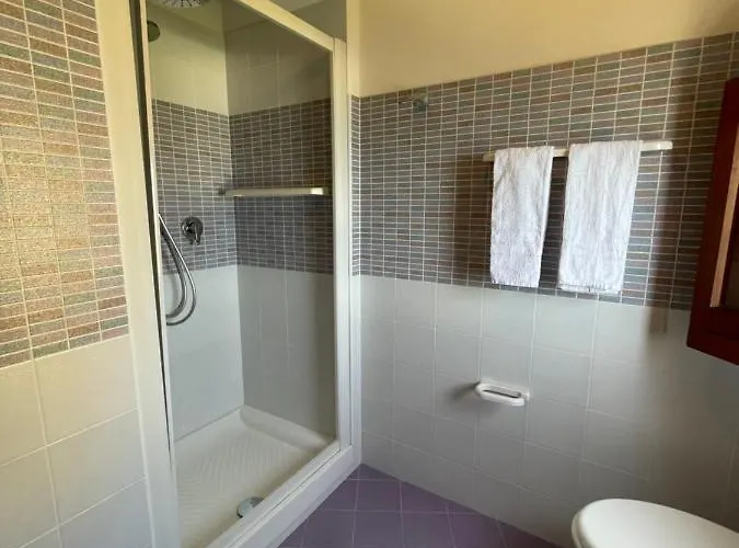 L'agnuni 카스텔라마레델골포